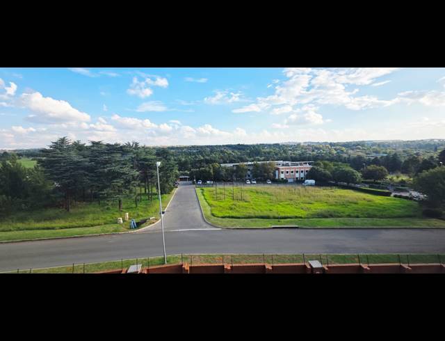 2 BEDROOM APARTMENT FOR SALE IN MODDERFONTEIN